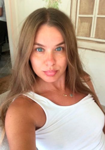 Куртизанка Галина (22), Охотный ряд, 3,000 ₽ час, Минет в презервативе, Массаж эротический, тел +7(908)712-34-19