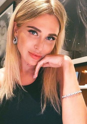 Профессионалка Карина (23), Проспект Мира, 3,500 ₽ час, Минет в презервативе, Трамплинг, тел +7(921)642-25-68
