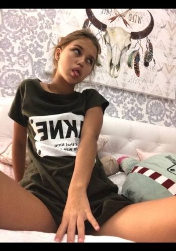 Массажистка Аленочка (22), Чеховская, 3,000 ₽ час, Секс классический, Ролевые игры, тел +7(938)579-27-90