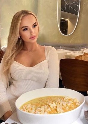 Шлюха Лора (25), Шипиловская, 5,000 ₽ час, Минет в презервативе, Игры, тел +7(902)504-72-98