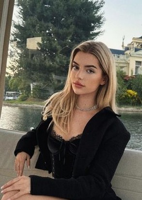 Путана Настя (21), Строгино, 8,000 ₽ час, Куннилингус, Окончание на грудь, тел +7(904)186-63-69