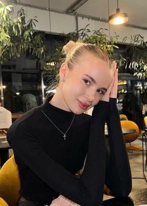 Профессионалка Эля (22), Филатов Луг, 8,000 ₽ час, Секс анальный, Минет глубокий, тел +7(938)840-39-92