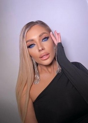 Проститутка Милана (22), Чеховская, 10,000 ₽ час, Окончание на грудь, Массаж профессиональный, тел +7(953)657-03-63