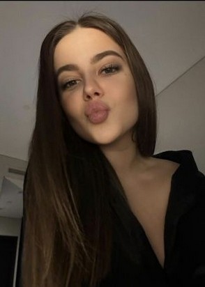 Массажистка Алиса (23), Фрунзенская, Окончание на грудь, Массаж профессиональный, тел +7(904)157-10-42