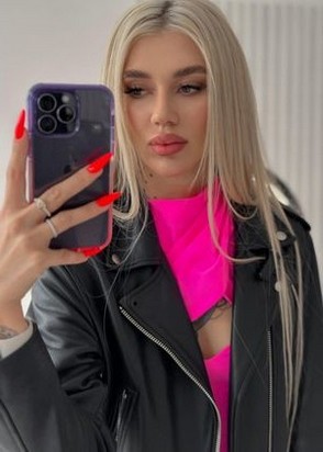 Путана Саша (25), Алексеевская, 15,000 ₽ час, Окончание на грудь, Стриптиз не профи, тел +7(988)851-93-70