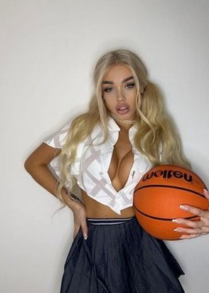 Проститутка Алина (26), Алма-Атинская, Минет в презервативе, Массаж профессиональный, тел +7(908)256-98-49