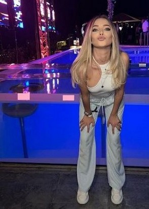Проститутка Инна (24), Профсоюзная, 10,000 ₽ час, Стриптиз не профи, Массаж расслабляющий, тел +7(996)182-27-05